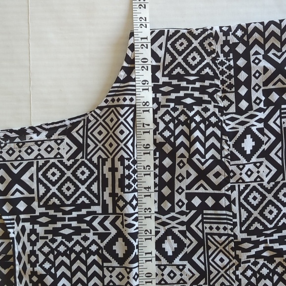 Faded Glory High Low Sleeveless Top XL Black White Pattern - Picture 12 of 14